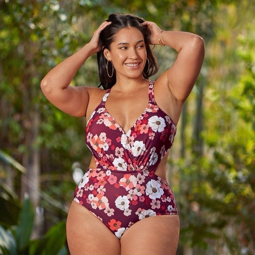 NWT Red White Plus Size One Piece Swimsuit Size 2X Floral Print Fourth Of July - Picture 9 of 10